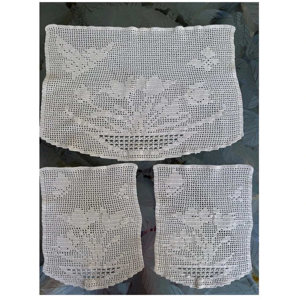 Vintage Hand Crochet Filet Antimacassar Lace Doily Set Beige Floral 3 Pieces
